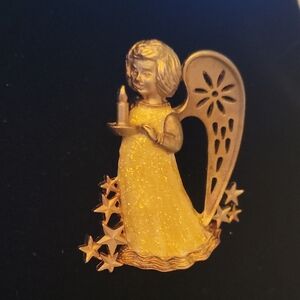 Vintage Angel Brooch Gold Crown